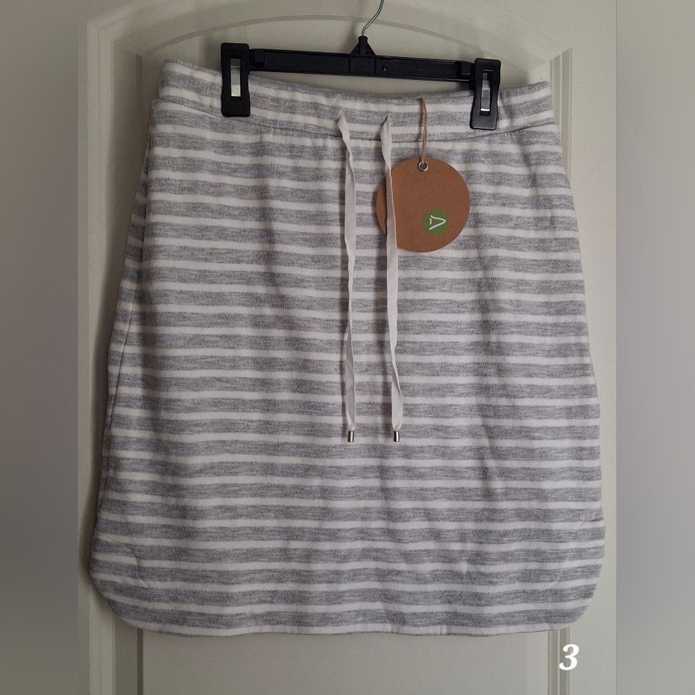 Nwt Akini Gray Striped Skirt Sz S Casual Travel Grunge Office Goth